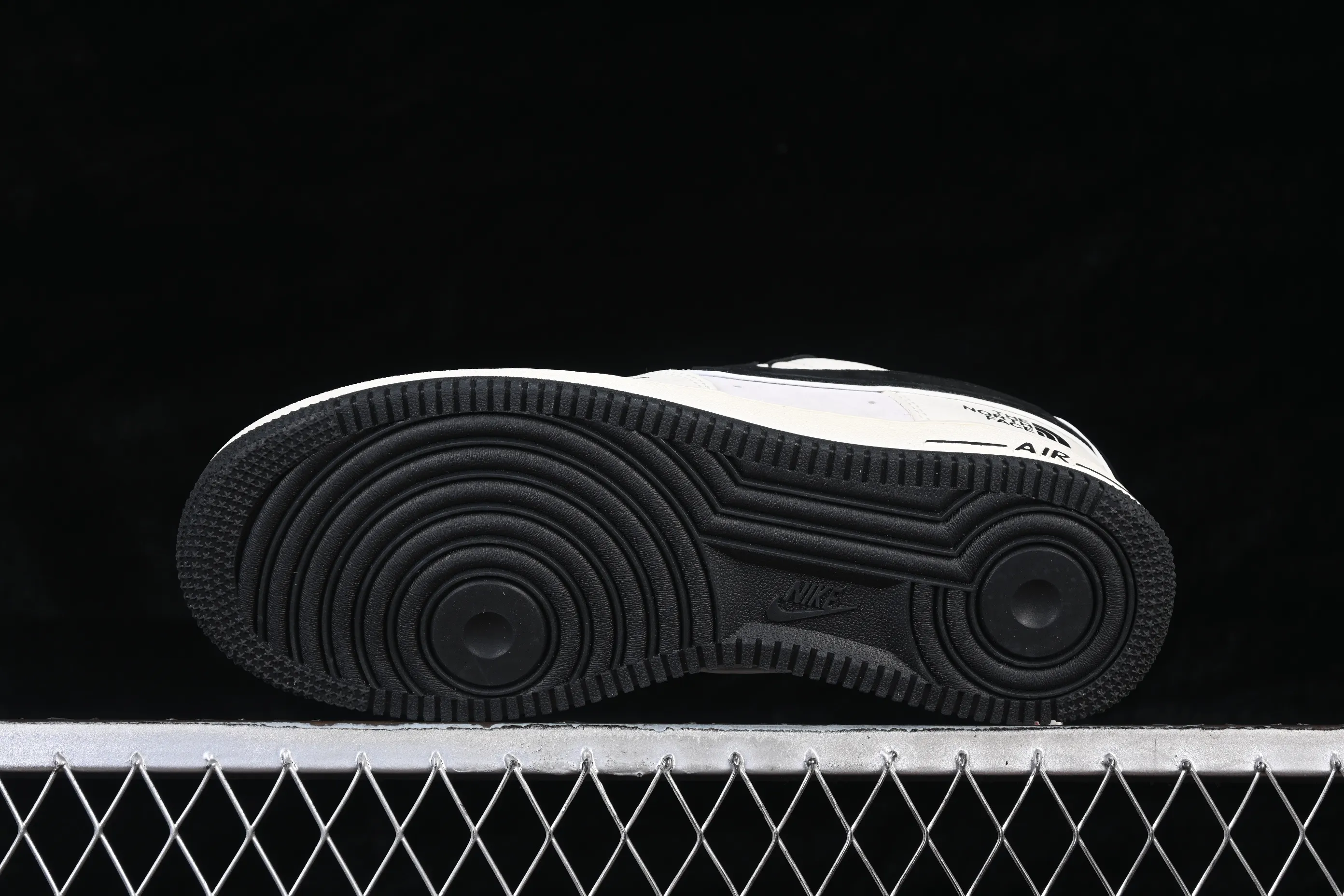 All categories Nk Air Force 1 Air Force series Nk Air Force 1 Low Air Force low top Nike Air Force 1'07 Low North Face joint classic black Air Force 1 low top casual sneakers DD1982-332